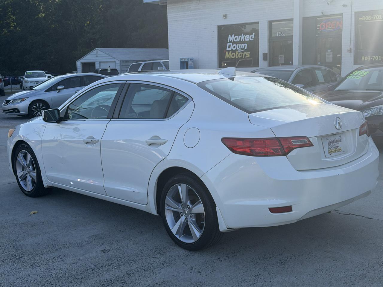 Acura ILX 5-Spd AT w/ Technology Package 2013