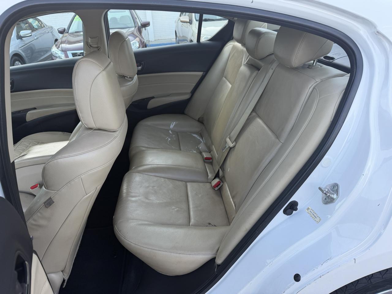 Acura ILX 5-Spd AT w/ Technology Package 2013