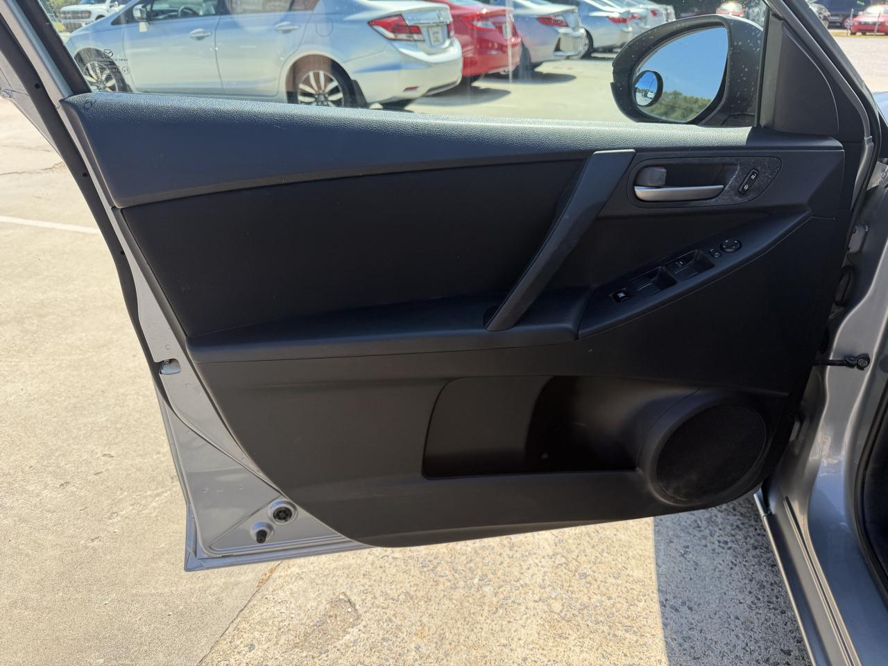 Mazda MAZDA3 i Sport 4-Door 2012