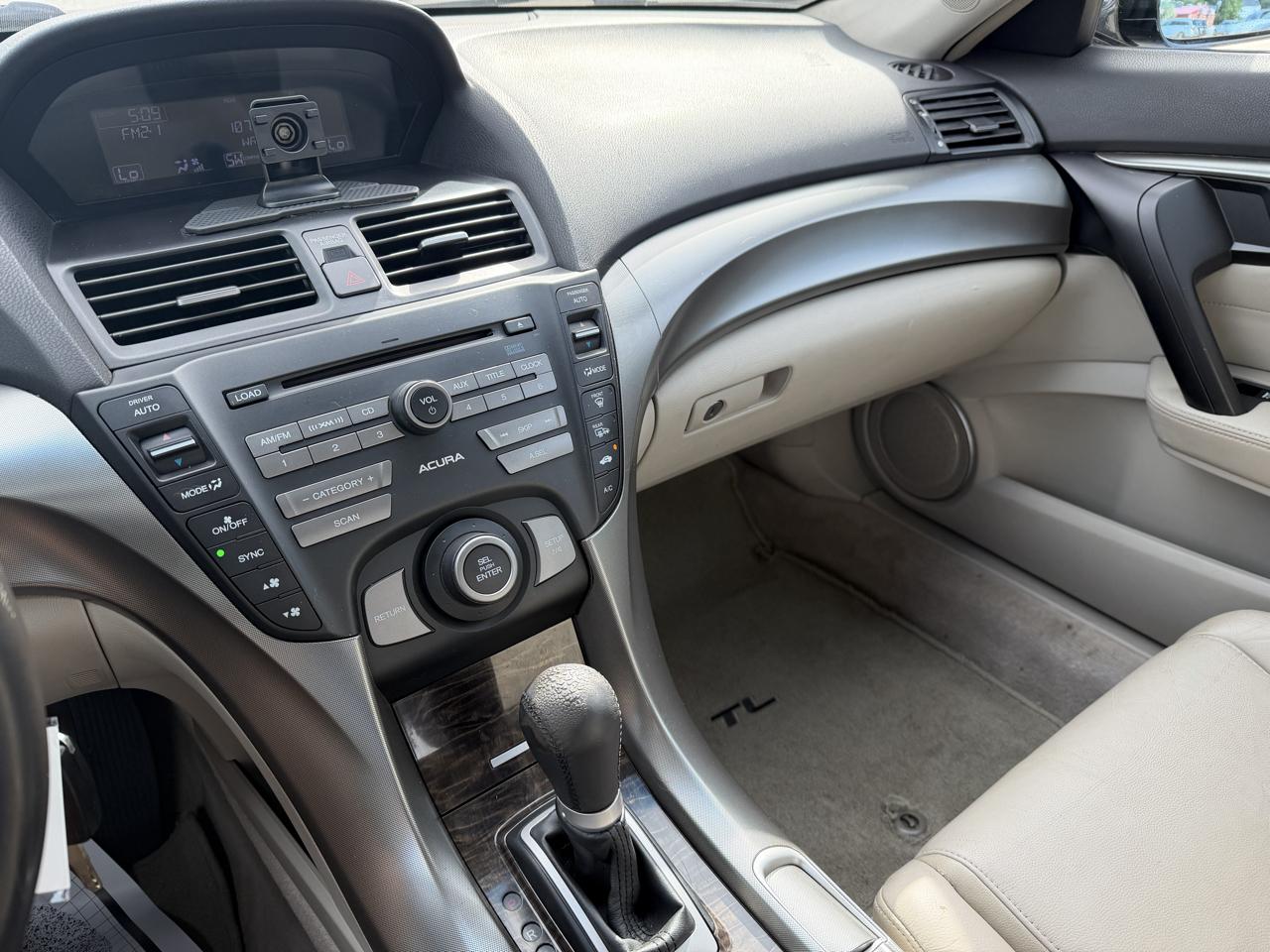 Acura TL 5-Speed AT 2010