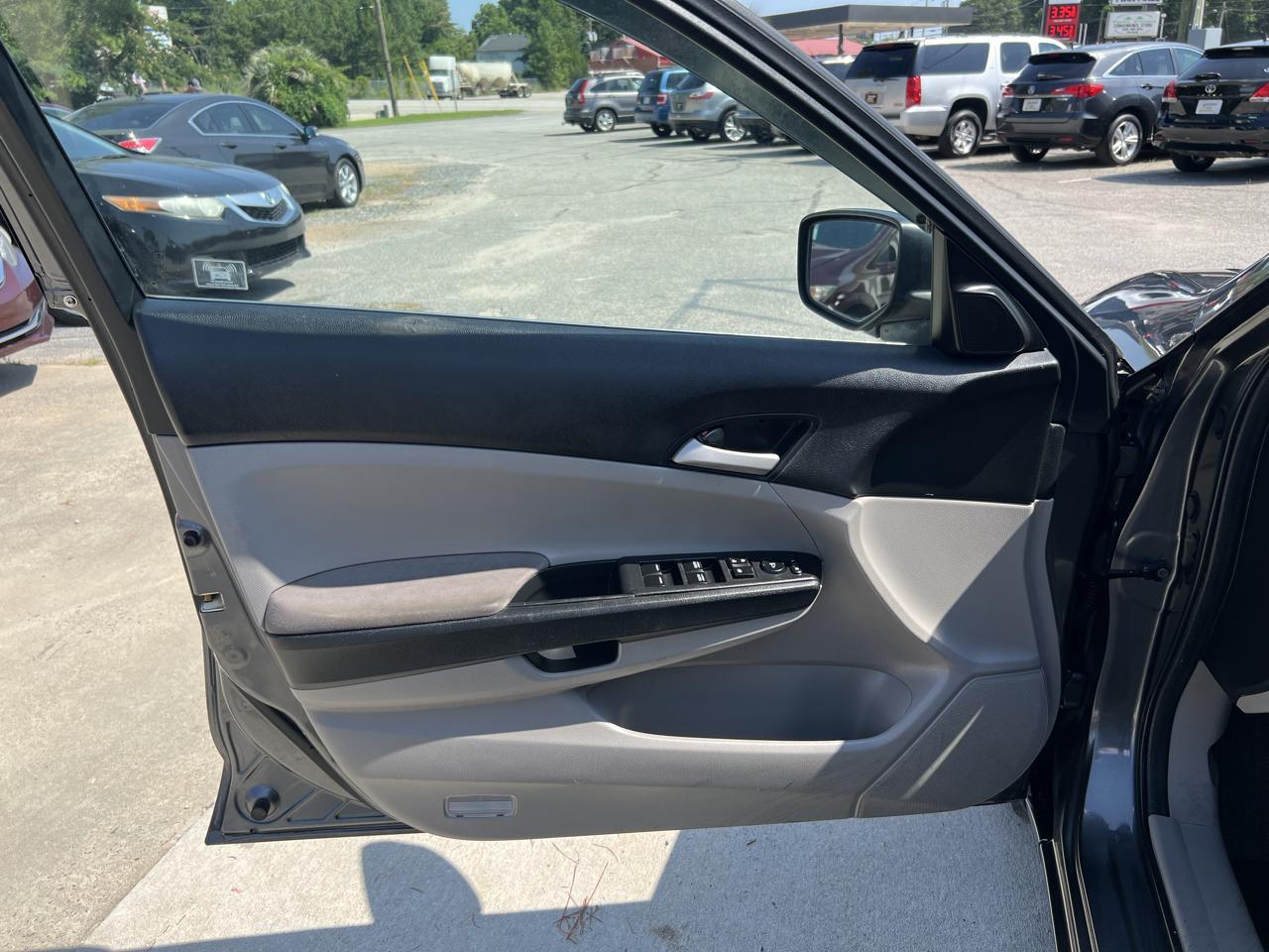 Honda Accord LX-P Sedan AT 2012