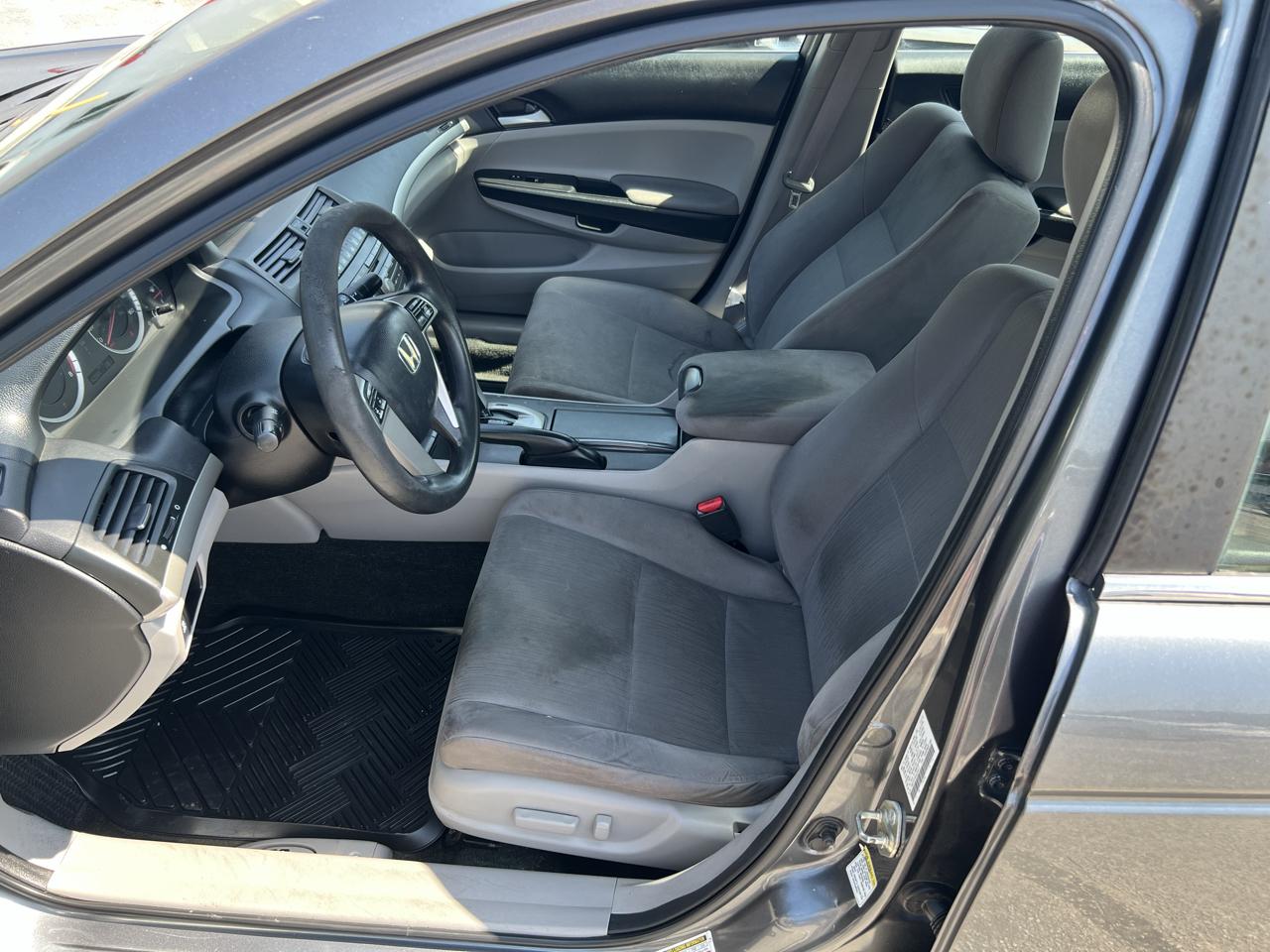 Honda Accord LX-P Sedan AT 2012