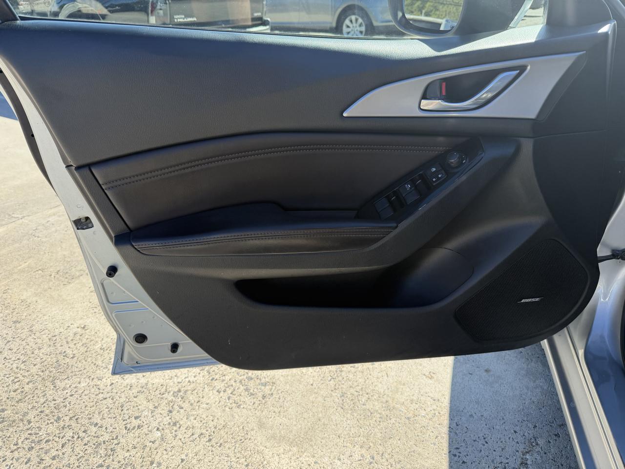 Mazda MAZDA3 s Touring AT 4-Door 2018