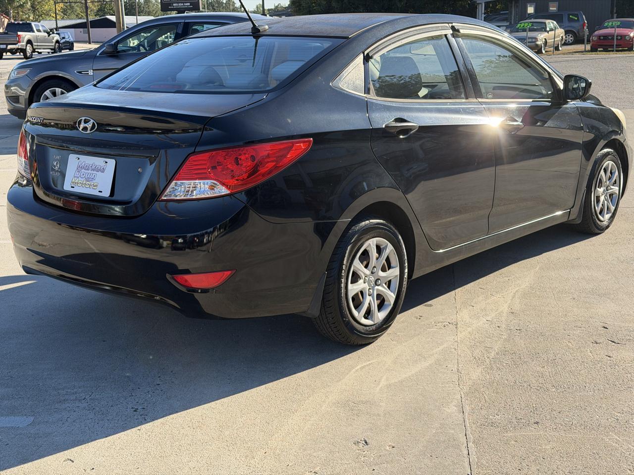 Hyundai Accent GLS 4-Door 2013