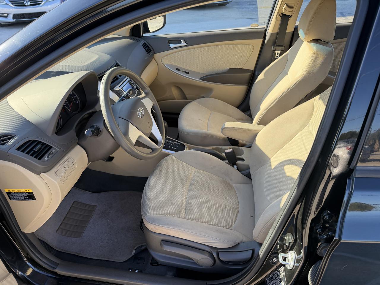 Hyundai Accent GLS 4-Door 2013