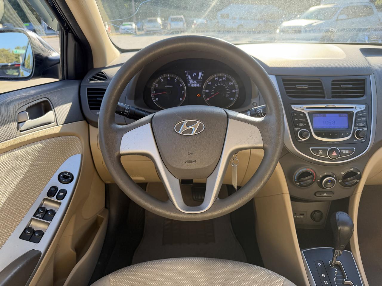 Hyundai Accent GLS 4-Door 2013