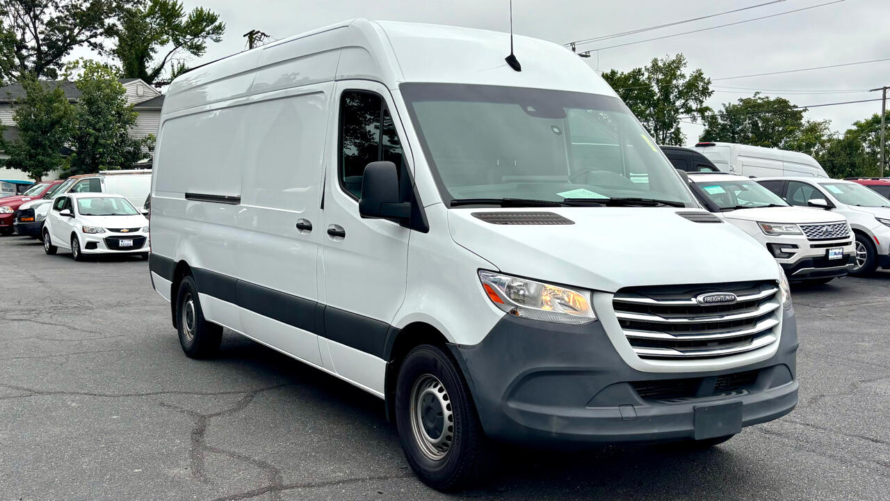 Freightliner Sprinter Cargo Van 2500 High Roof I4 Gas 170" RWD 2021 Freightliner Sprinter Cargo Van 2500 High Roof I4 Gas 170" RWD 2021