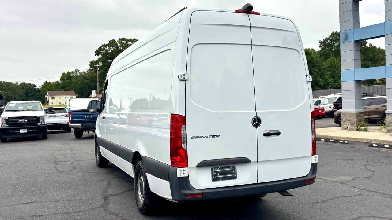 Freightliner Sprinter Cargo Van 2500 High Roof I4 Gas 170" RWD 2021 Freightliner Sprinter Cargo Van 2500 High Roof I4 Gas 170" RWD 2021