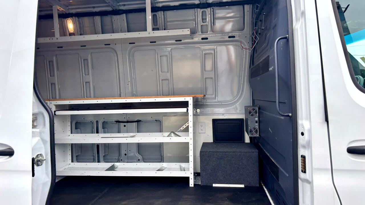 Freightliner Sprinter Cargo Van 2500 High Roof I4 Gas 170" RWD 2021 Freightliner Sprinter Cargo Van 2500 High Roof I4 Gas 170" RWD 2021