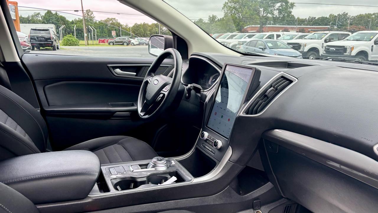 Ford Edge SE FWD 2021