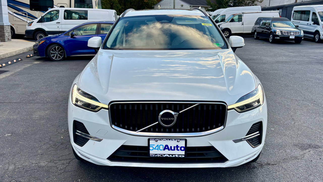 Volvo XC60 B5 AWD Momentum 2022 Volvo XC60 B5 AWD Momentum 2022