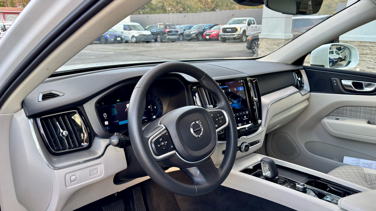Volvo XC60 B5 AWD Momentum 2022 Volvo XC60 B5 AWD Momentum 2022