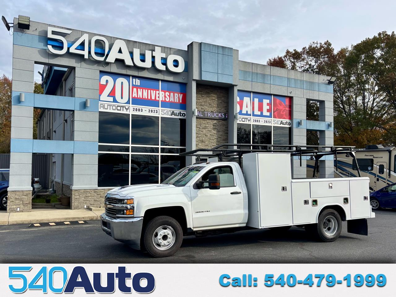 2018 Chevrolet Silverado 3500HD Reg Cab 6.6L 4X2 DRW Utility  w Ladder Rack