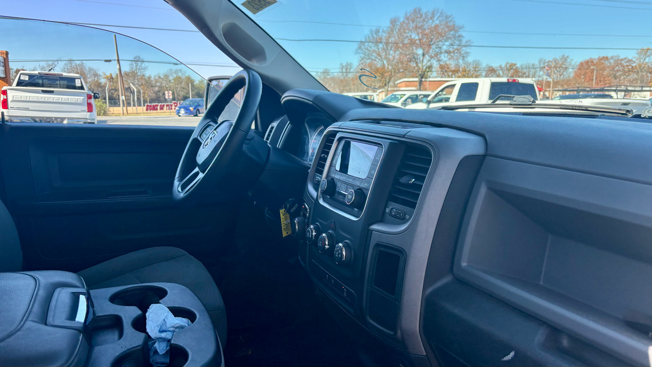 RAM 1500 Classic Tradesman 4x2 Quad Cab 6'4" Box 2020