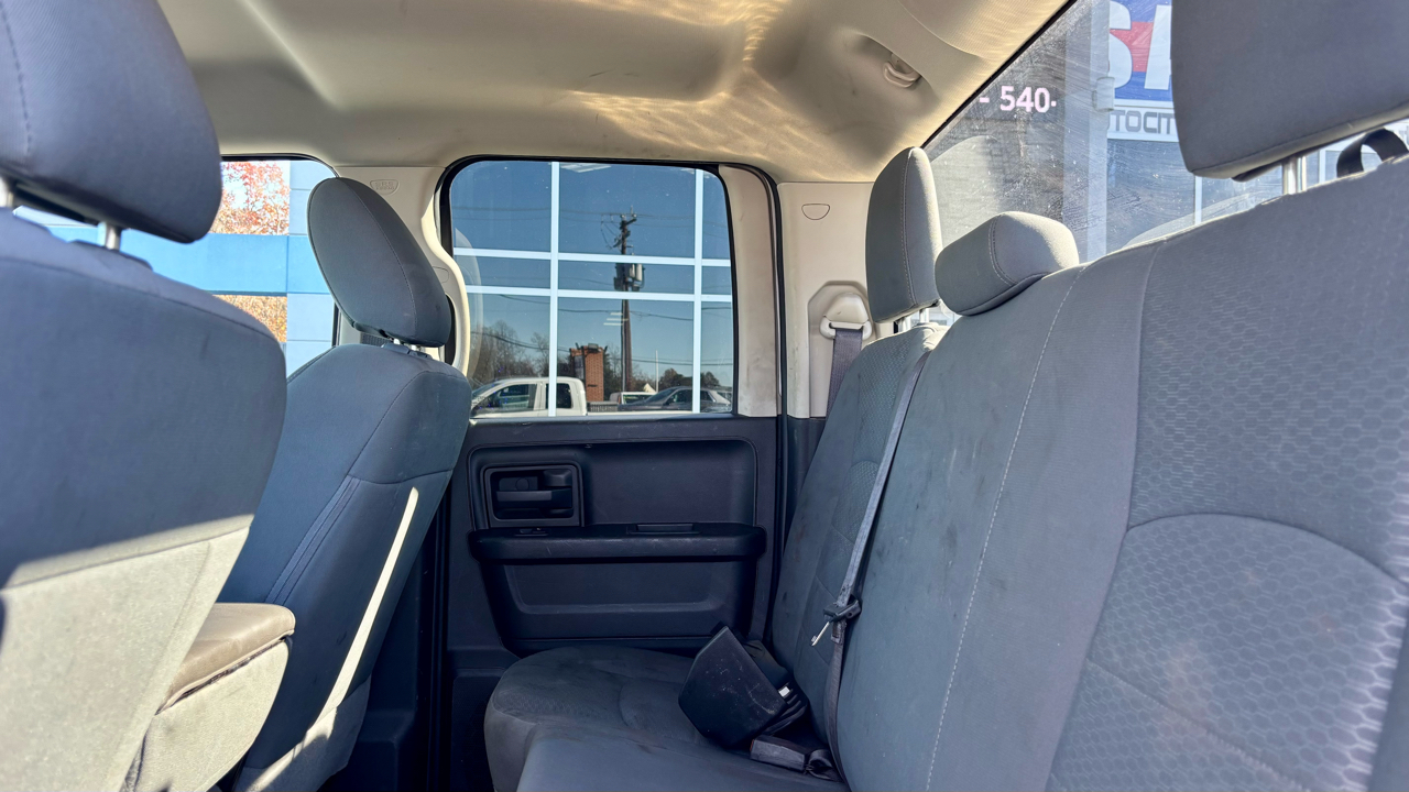 RAM 1500 Classic Tradesman 4x2 Quad Cab 6'4" Box 2020