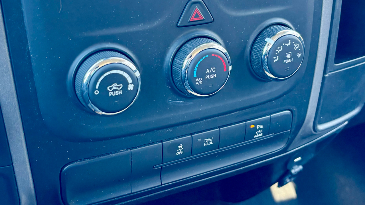 RAM 1500 Classic Tradesman 4x2 Quad Cab 6'4" Box 2020