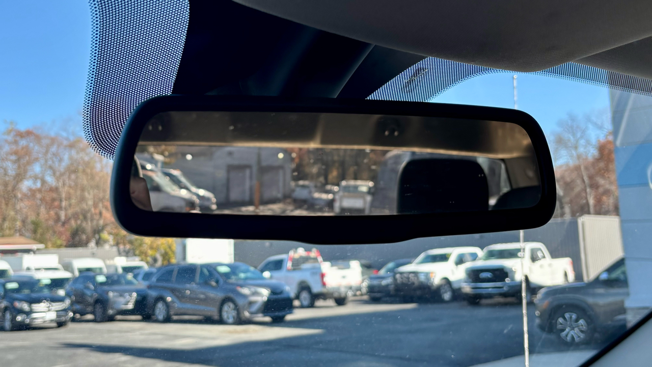 RAM 1500 Classic Tradesman 4x2 Quad Cab 6'4" Box 2020