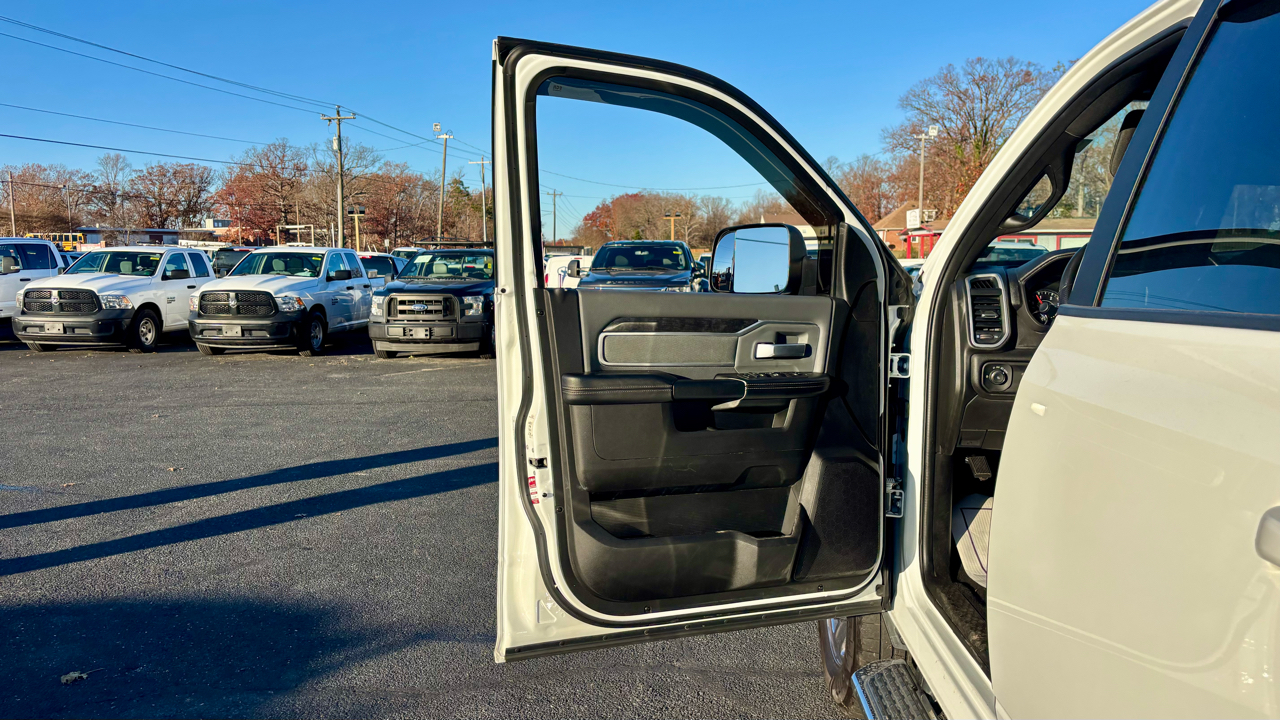 RAM 2500 Big Horn 4x4 Crew Cab 6'4" Box 2022