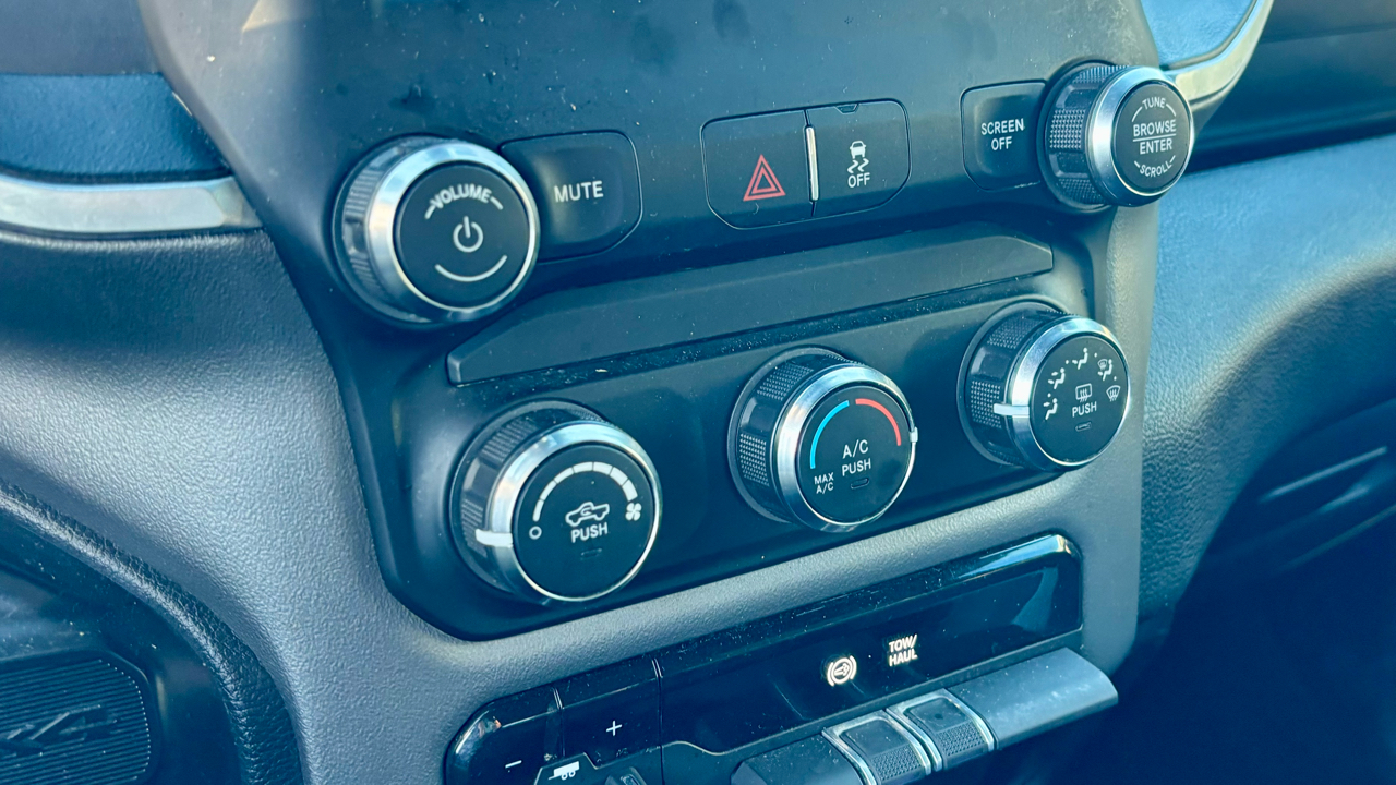 RAM 2500 Big Horn 4x4 Crew Cab 6'4" Box 2022