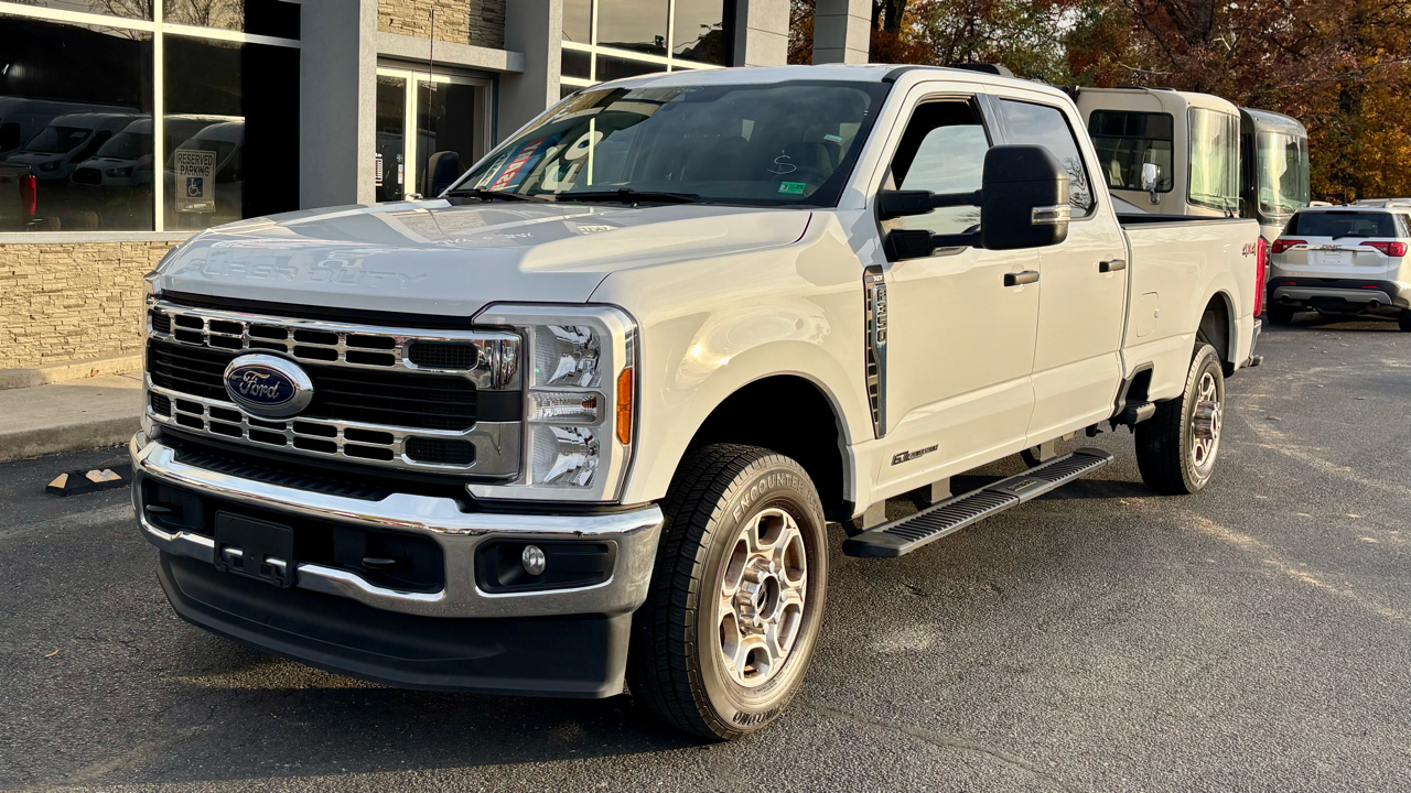 Ford Super Duty F-350 SRW  2025