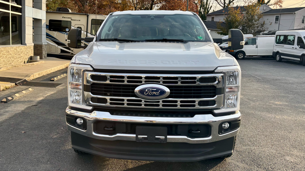 Ford Super Duty F-350 SRW  2025