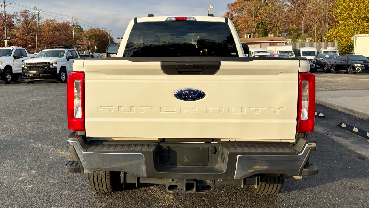Ford Super Duty F-350 SRW  2025