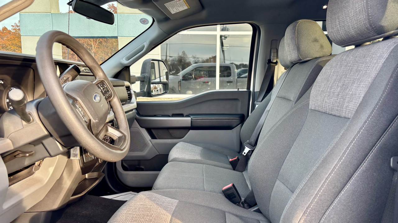 Ford Super Duty F-350 SRW  2025