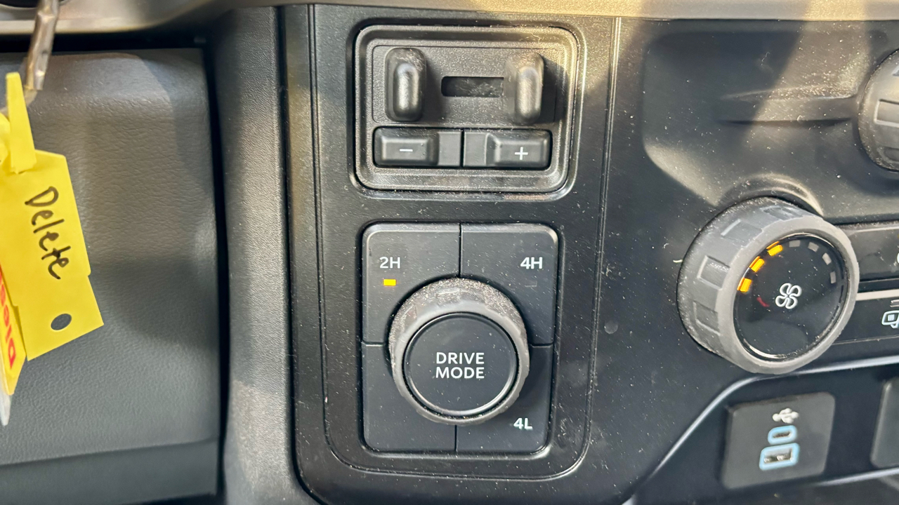 Ford Super Duty F-350 SRW  2025