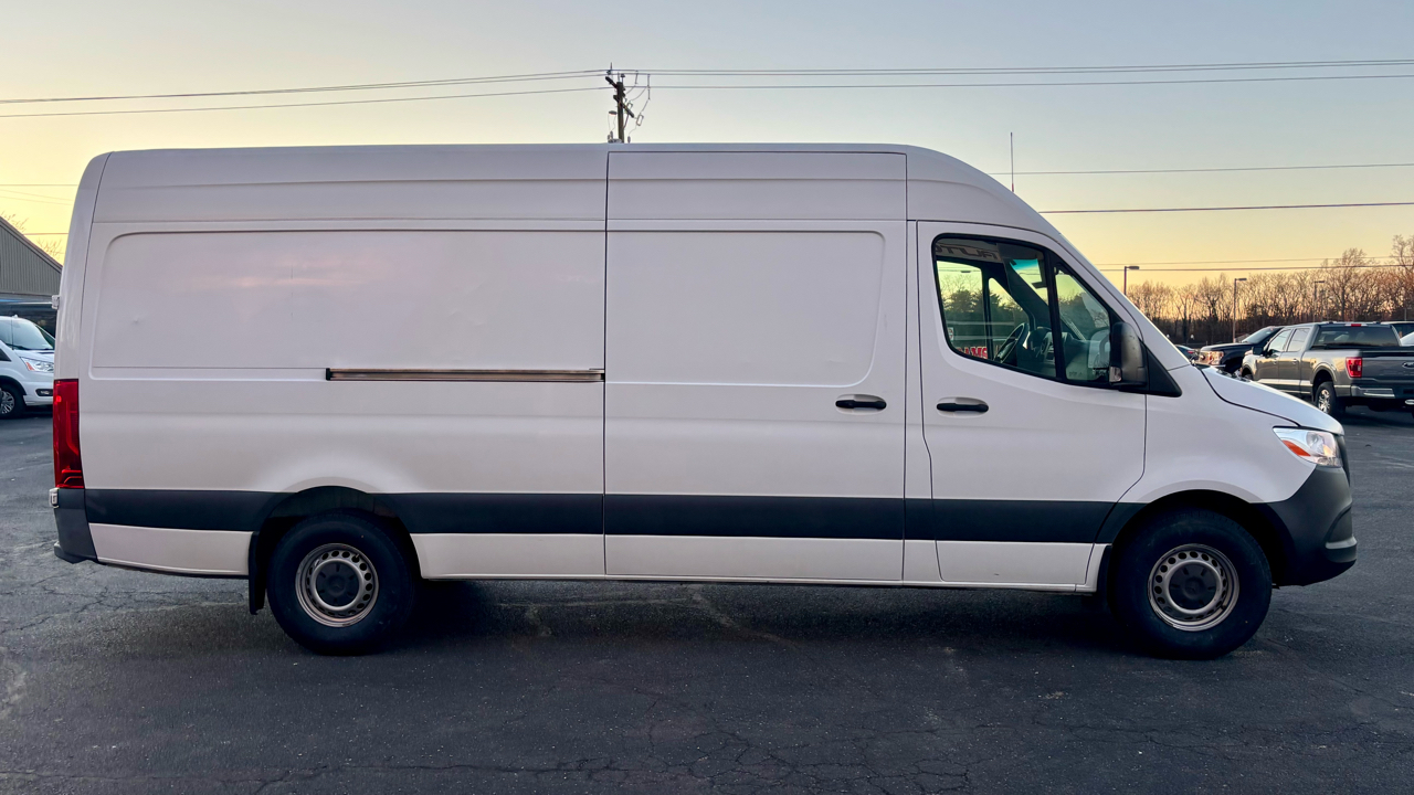 Mercedes-Benz Sprinter Cargo Van 2500 High Roof I4 Gas 170" RWD 2021