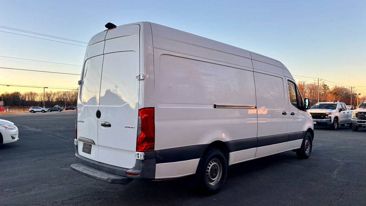 Mercedes-Benz Sprinter Cargo Van 2500 High Roof I4 Gas 170" RWD 2021