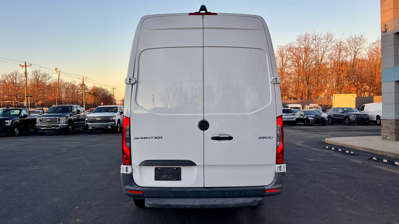 Mercedes-Benz Sprinter Cargo Van 2500 High Roof I4 Gas 170" RWD 2021