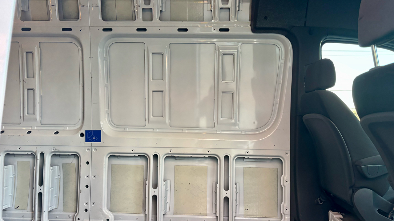 Mercedes-Benz Sprinter Cargo Van 2500 High Roof I4 Gas 170" RWD 2021