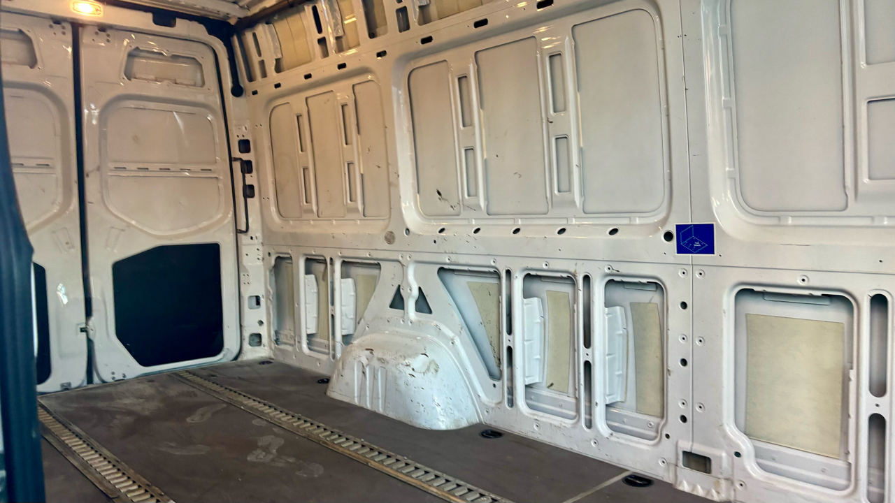 Mercedes-Benz Sprinter Cargo Van 2500 High Roof I4 Gas 170" RWD 2021