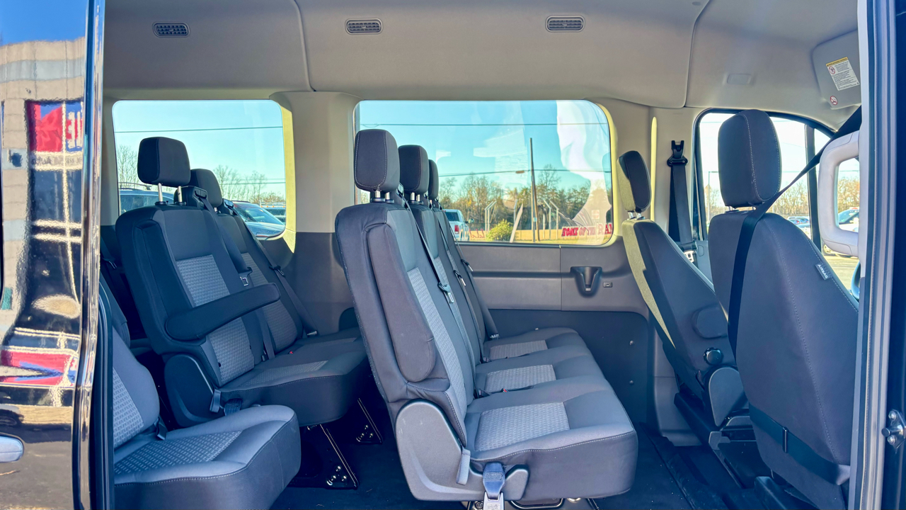 Ford Transit Passenger Wagon  2024