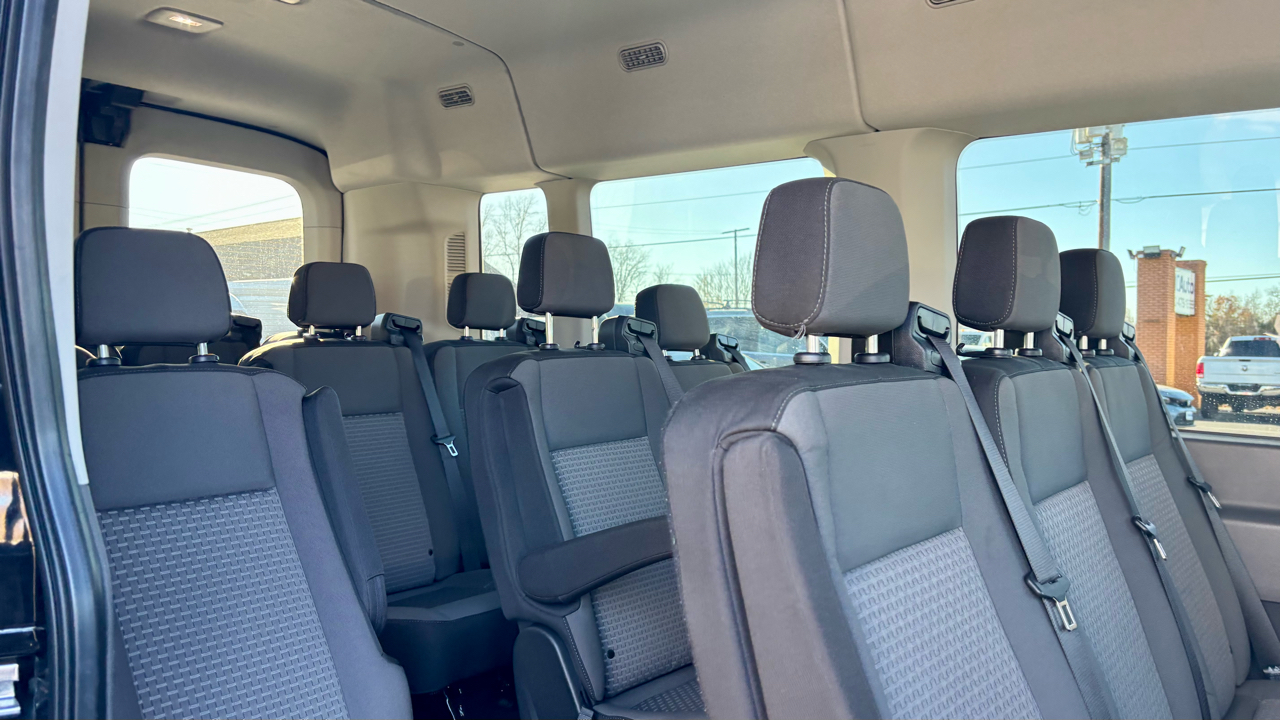 Ford Transit Passenger Wagon  2024