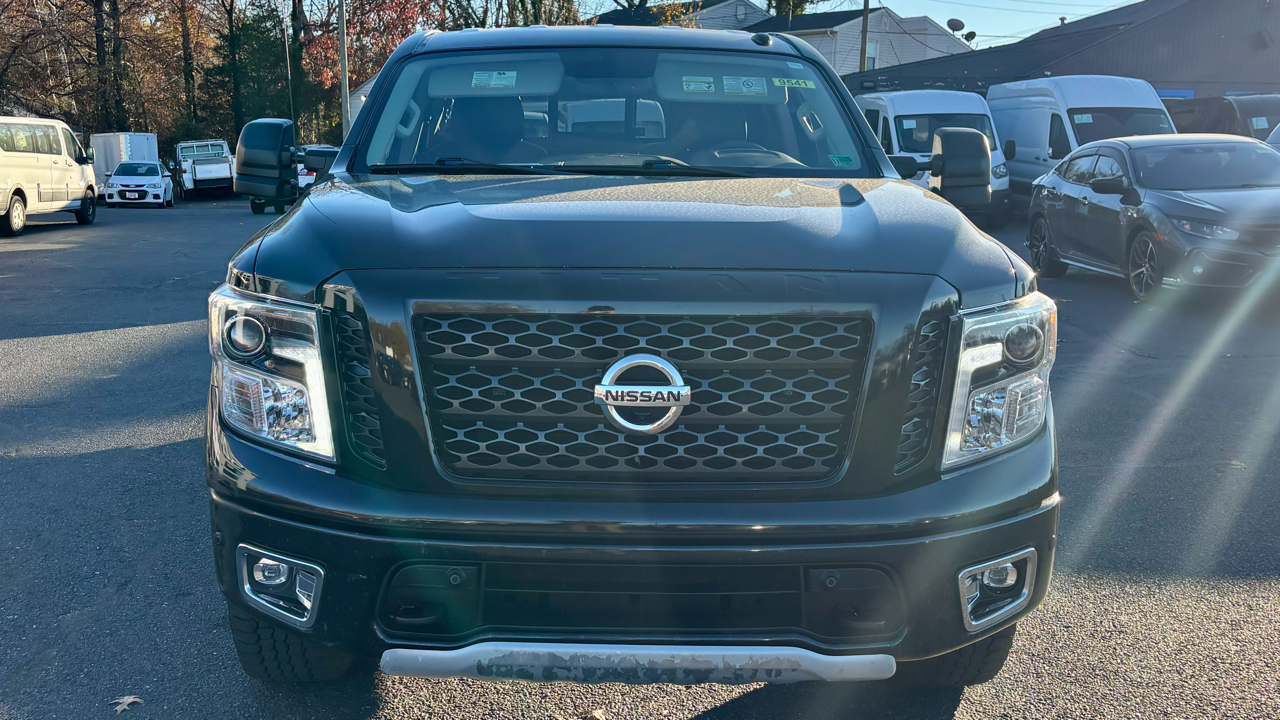 Nissan Titan 4x4 Crew Cab PRO-4X 2018
