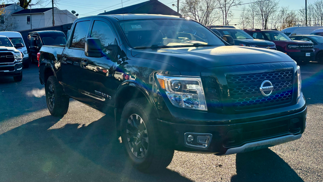 Nissan Titan 4x4 Crew Cab PRO-4X 2018