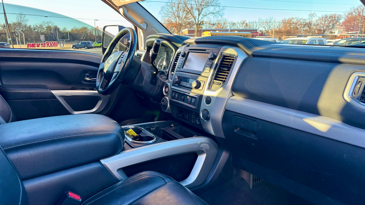 Nissan Titan 4x4 Crew Cab PRO-4X 2018