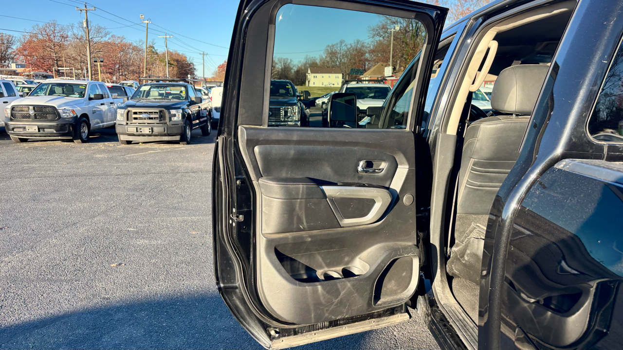 Nissan Titan 4x4 Crew Cab PRO-4X 2018