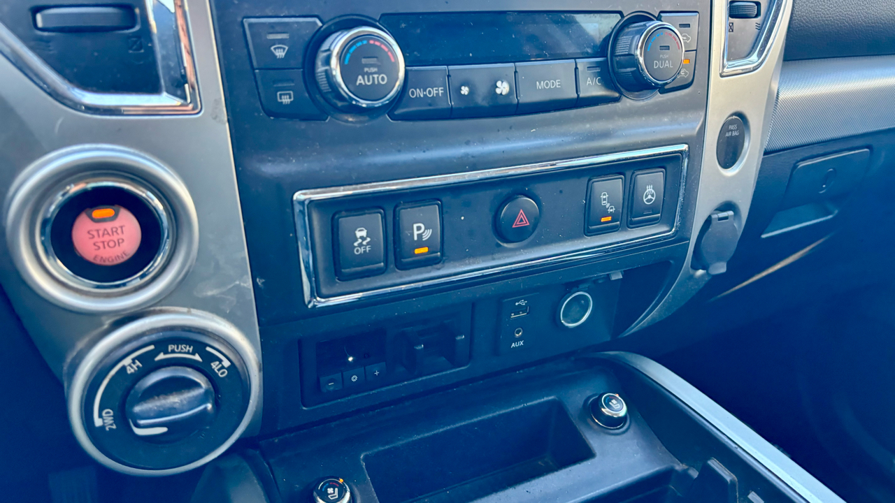 Nissan Titan 4x4 Crew Cab PRO-4X 2018