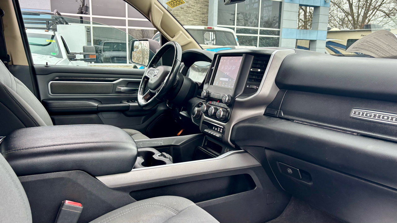 RAM 1500 Big Horn 4x2 Quad Cab 6'4" Box 2020