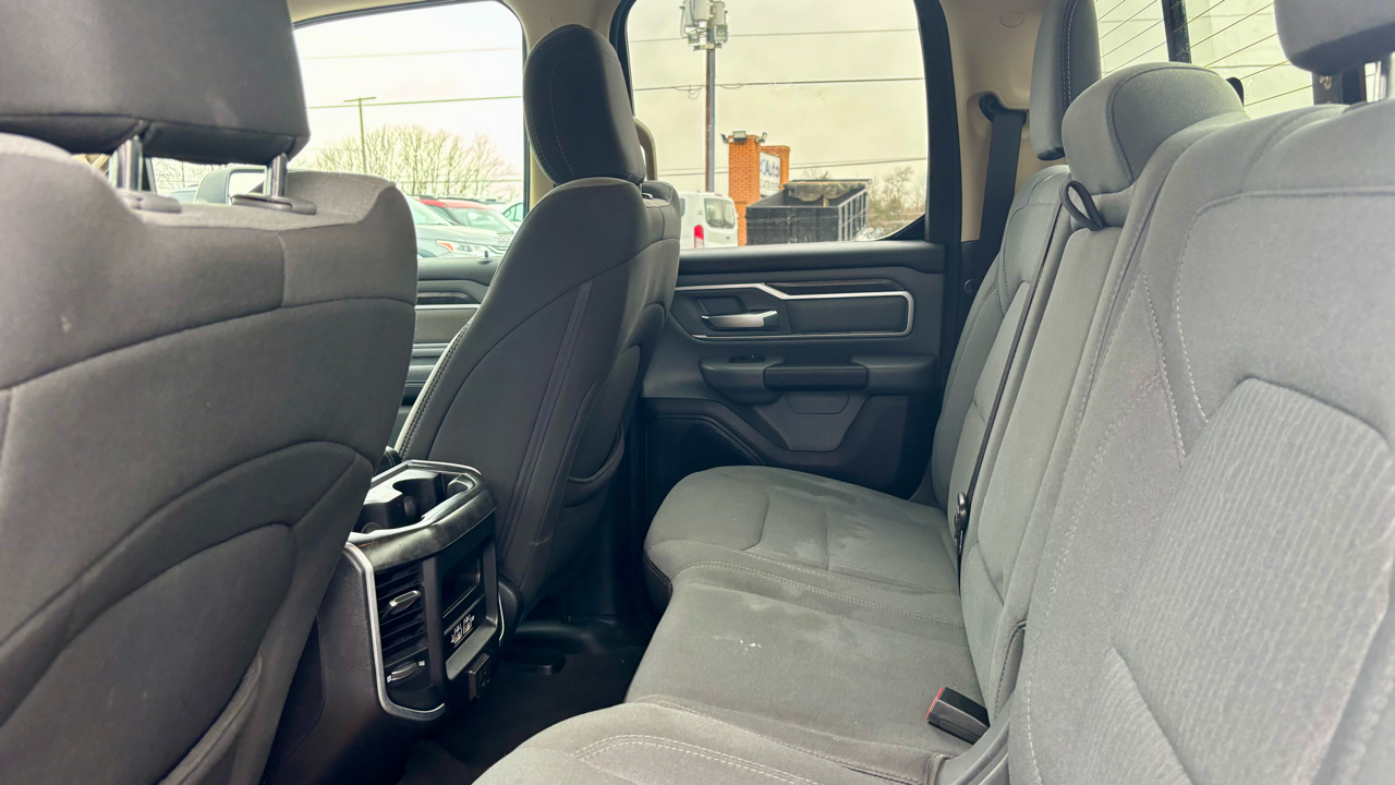 RAM 1500 Big Horn 4x2 Quad Cab 6'4" Box 2020