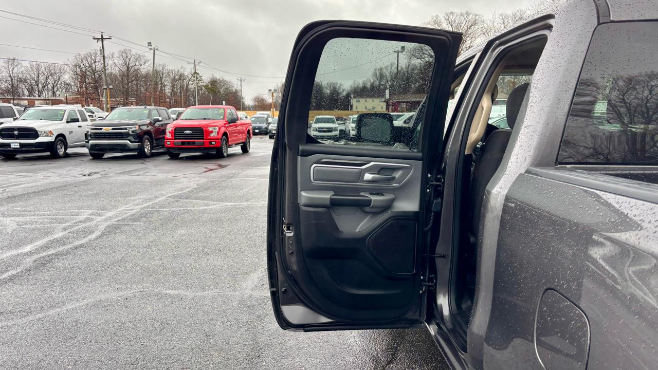 RAM 1500 Big Horn 4x2 Quad Cab 6'4" Box 2020