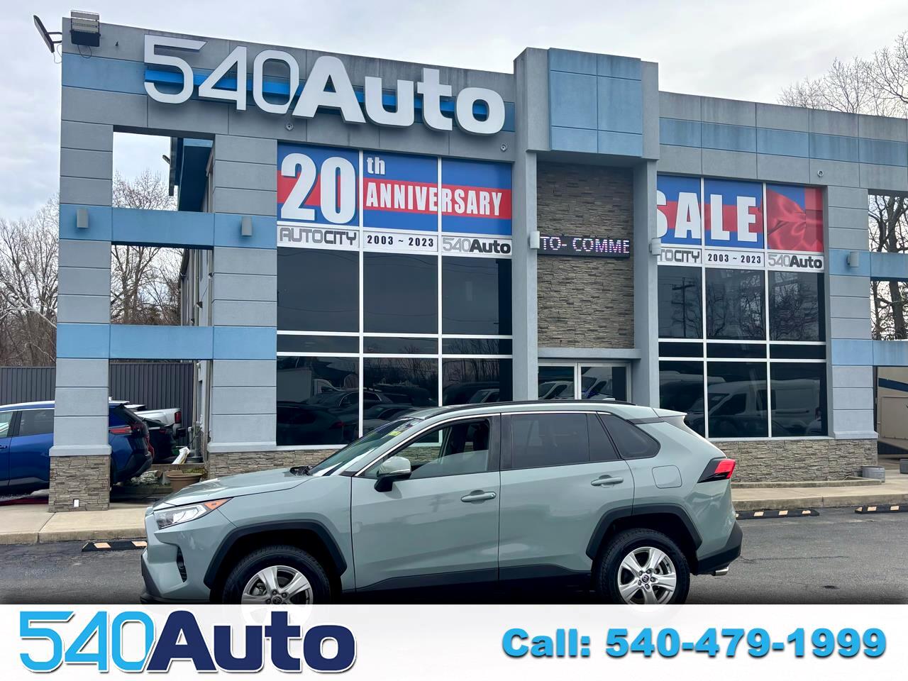 2021 Toyota RAV4 XLE's photo