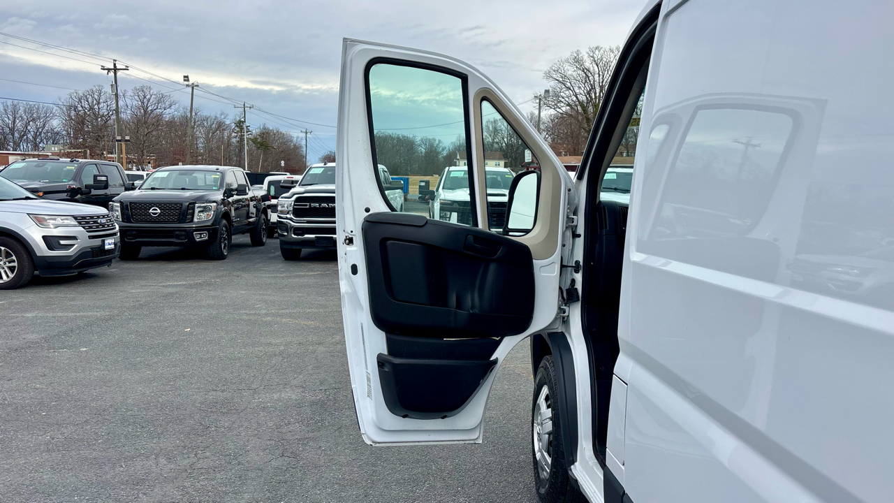 RAM ProMaster Cargo Van 1500 Low Roof 136" WB 2017