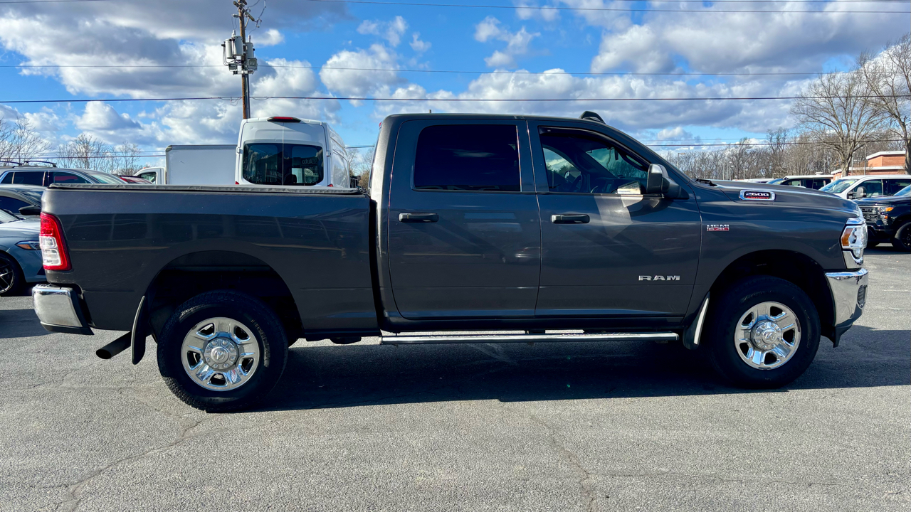 RAM 2500 Tradesman 4x4 Crew Cab 6'4" Box 2020