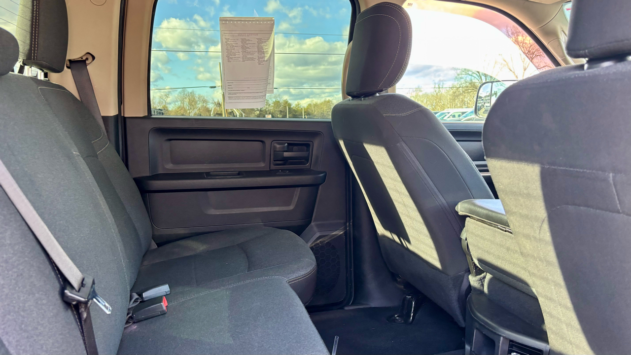 RAM 2500 Tradesman 4x4 Crew Cab 6'4" Box 2020