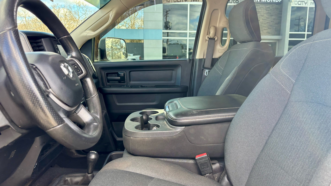 RAM 2500 Tradesman 4x4 Crew Cab 6'4" Box 2020