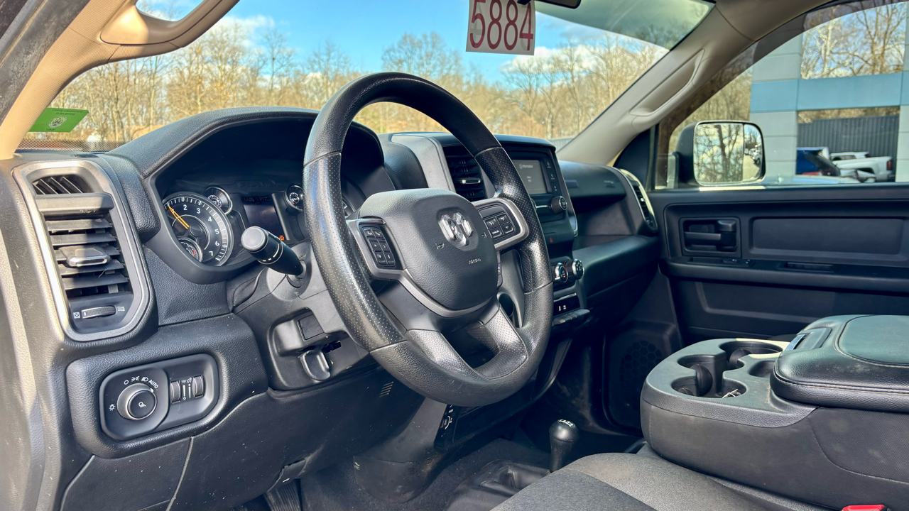 RAM 2500 Tradesman 4x4 Crew Cab 6'4" Box 2020