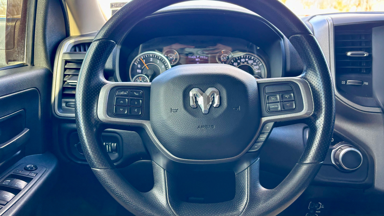 RAM 2500 Tradesman 4x4 Crew Cab 6'4" Box 2020